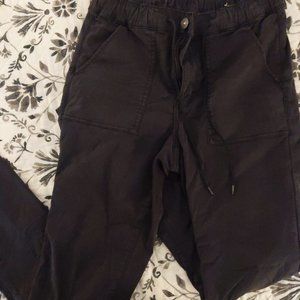 American Eagle black extra-long size 10 stretchy joggers.